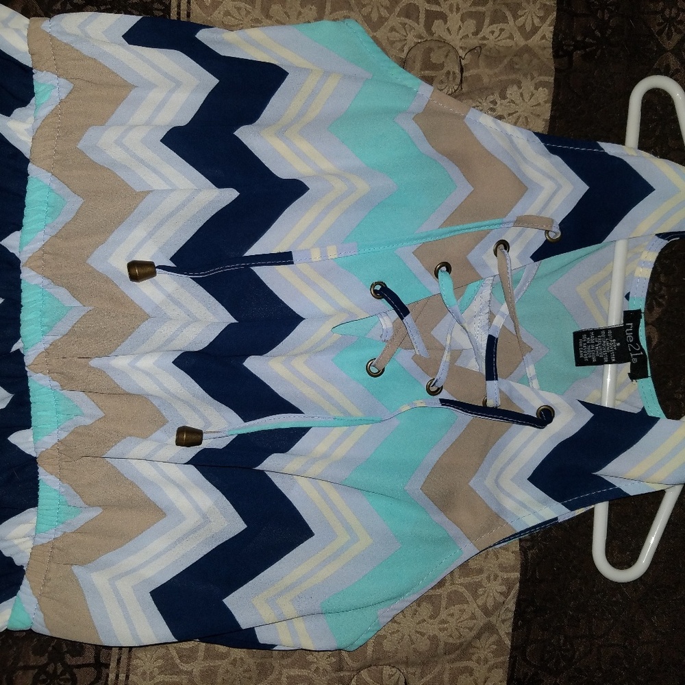 Dress - Picture 2 of 3